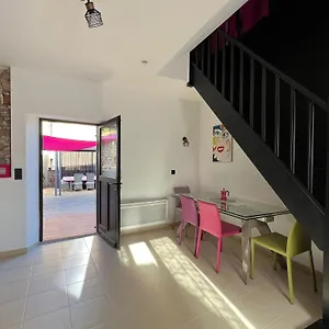 https://love-room-du-moulin-rose.fr-provencehotel.com