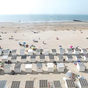 https://ostend-luxury-seasight-apartment-ostend.hotelsghent.com