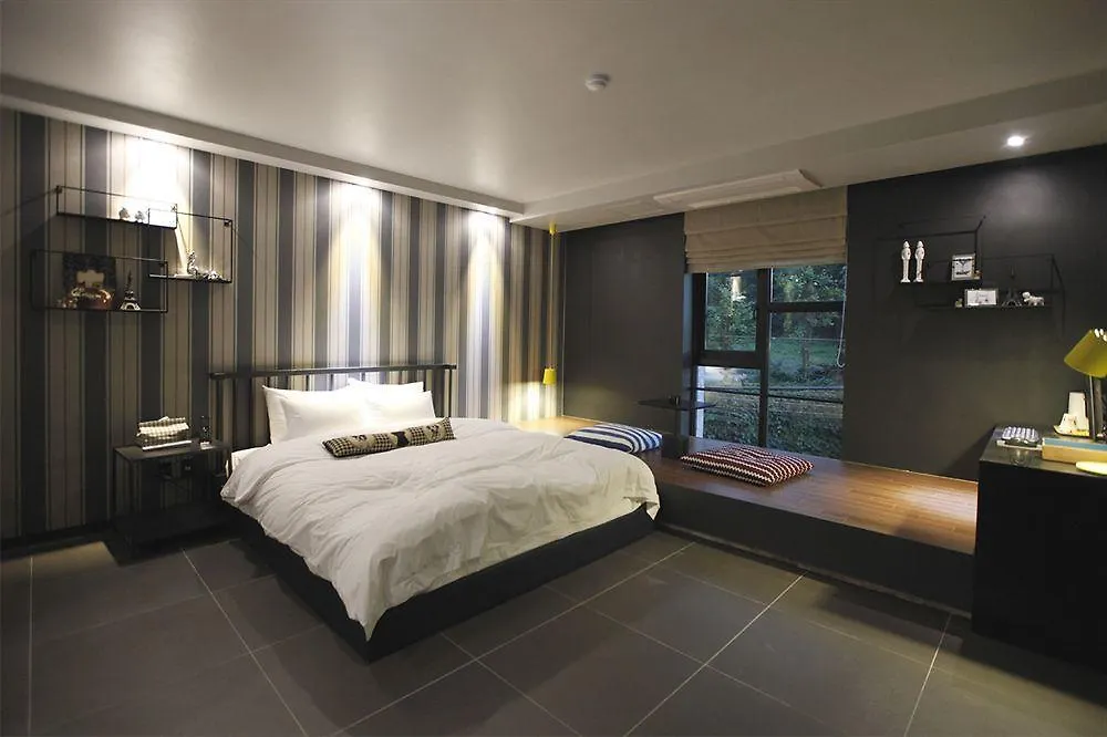 The Hound Hotel Busan 3*,  South Korea