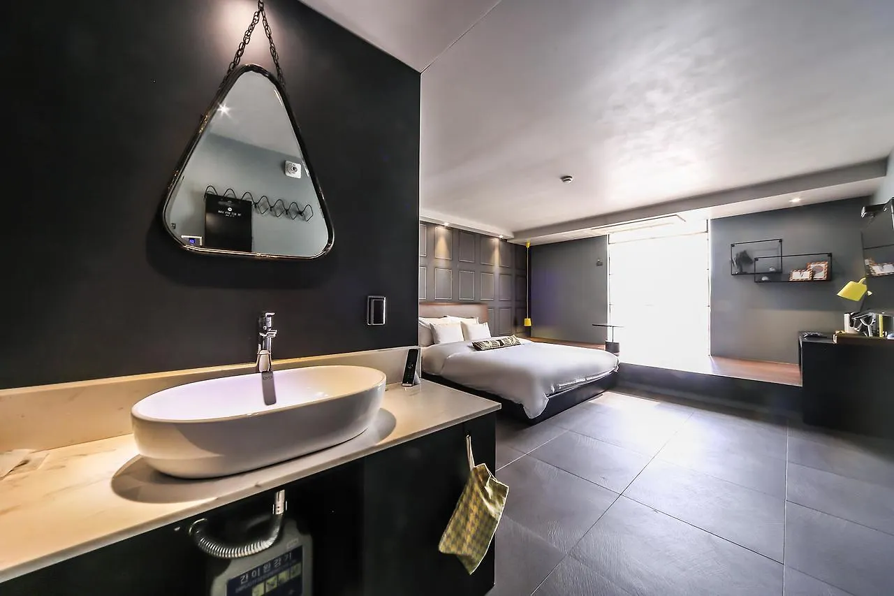The Hound Hotel Busan 3*,  South Korea