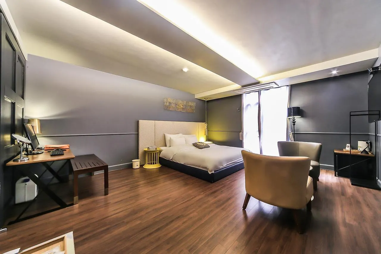 The Hound Hotel Busan 3*,